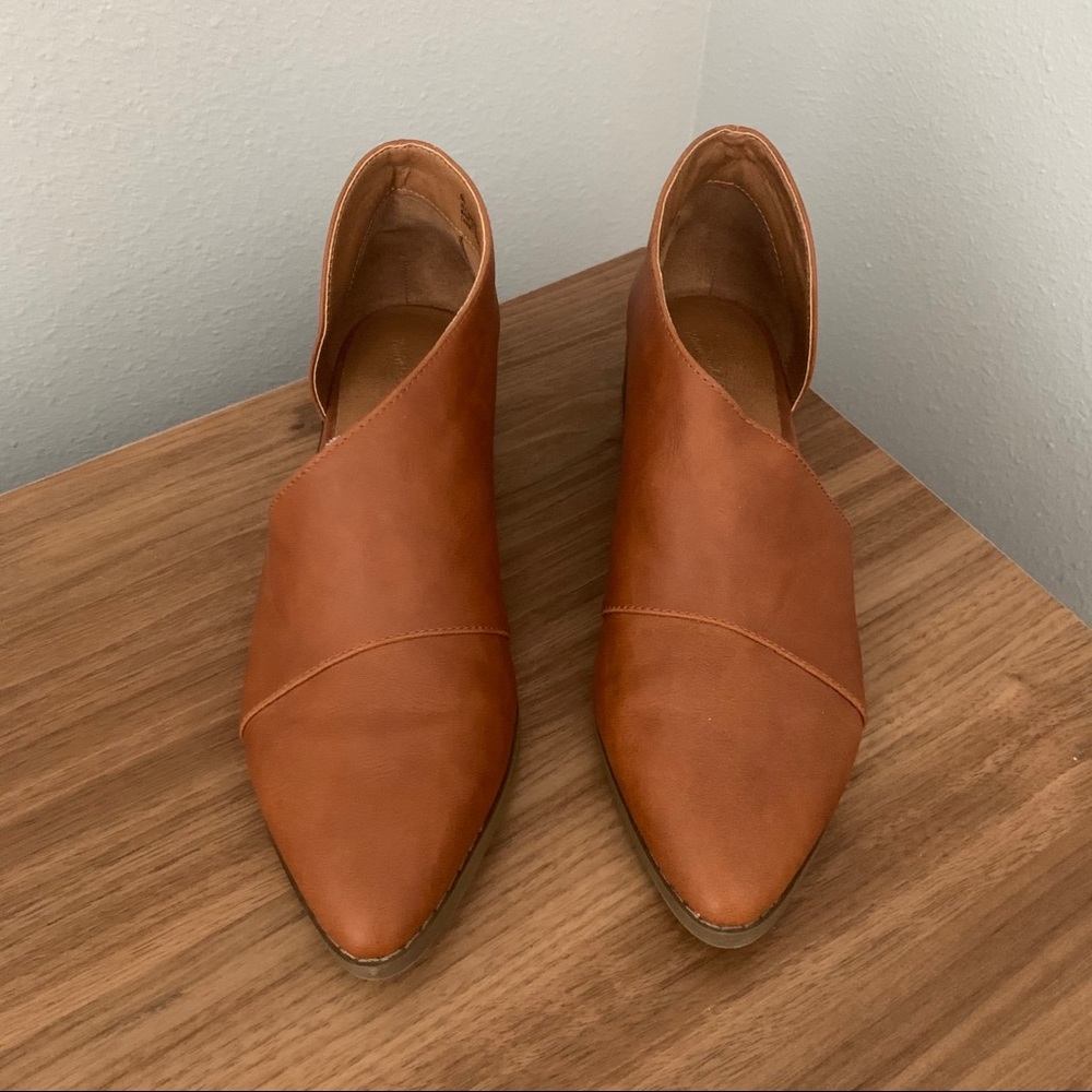 Universal Thread Cutout Booties